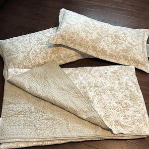 Laura Ashley Riley Reversible Quilt Set